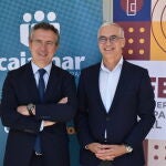 El presidente de Cajamar, Eduardo Baamonde, y el director general de la Federación Española del Vino, José Luis Benítez