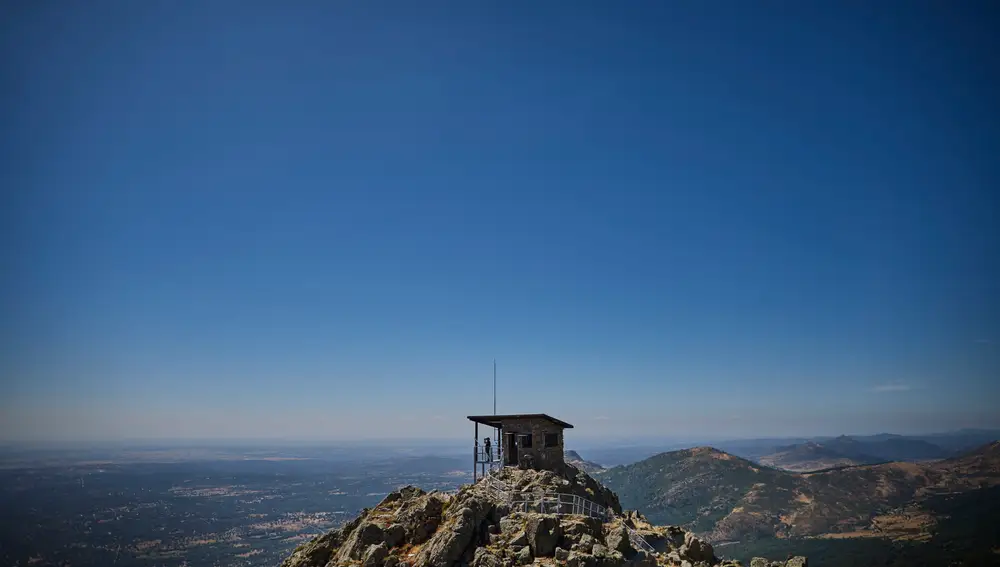 Reportaje de vigilantes de incendios forestales de la Comunidad de Madrid en la torre de vigilancia del Monte