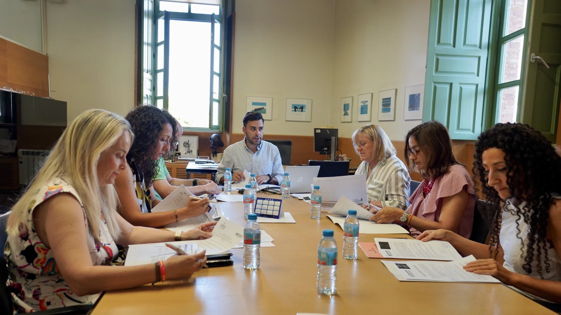 Reunión de la Comisión "Alimentos de Valladolid", presidida por el diputado Roberto Migallón