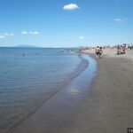 Muere un adolescente en Italia tras quedar sepultado en la playa por el agujero que había cavado con sus hermanos