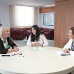 La consejera de Industria, Comercio y Empleo, Leticia García, se reúne con la presidenta de la Asociación de Trabajadores Autónomos de Castilla y León (ATA CyL), Leticia Mingueza