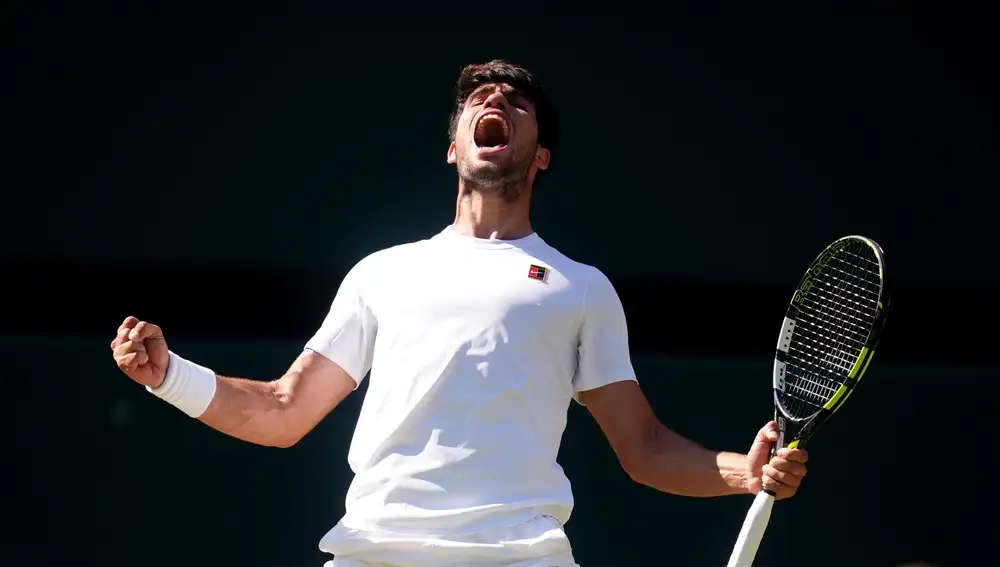 Tenis/Wimbledon.-AMP.- Alcaraz vence a Taylor Fritz y se cita con la historia en su tercera final en Wimbledon