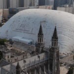 La cúpula cubre toda la zona donde se acomete la obra para reducir contaminación y ruido