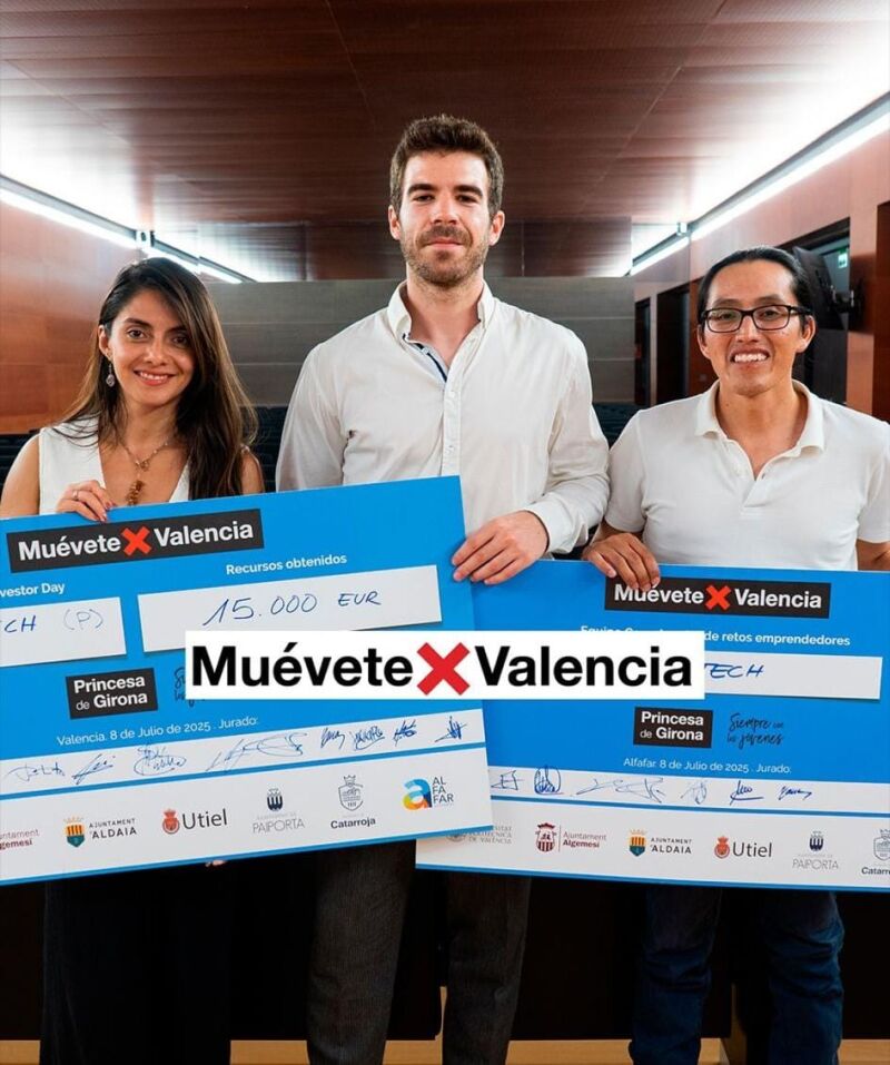 El equipo de WaTech tras recibir el premio el pasado miércoles 9 de julio