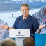 El presidente de Castilla-La Mancha, Emiliano García-Page, inaugura, en Sacedón (Guadalajara), el Centro de la Mujer que está ubicado en la Avenida Florentino Fernández de la localidad. 