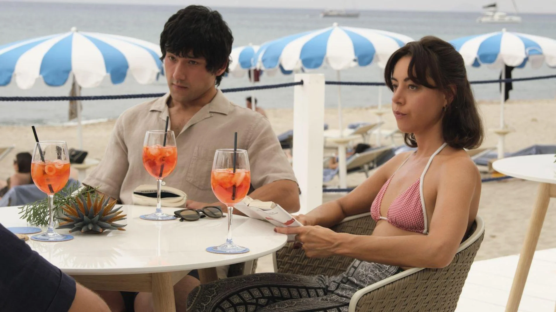 Aubrey Plaza y Will Sharpe son una de las parejas protagonistas de la temporada 2