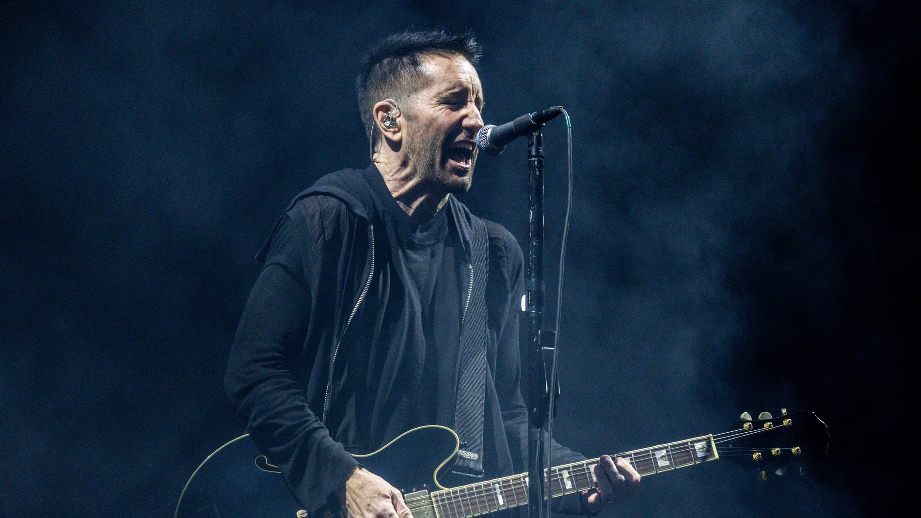 Nine Inch Nails (NIN) actúa en la segunda jornada de Mad Cool 2025 en el recinto Iberdrola Music, a 11 de julio de 2025, en Madrid (España). La actuación de hoy en Mad Cool de la histórica banda estadounidense de rock industrial ha sido uno de los momentos más esperados de la cita internacional, durante la cual han hecho alarde de su potente directo y de nuevos temas. El festival, que arrancó ayer, reúne a leyendas y nuevas promesas en cuatro días de música, consolidándose como cita imprescin...