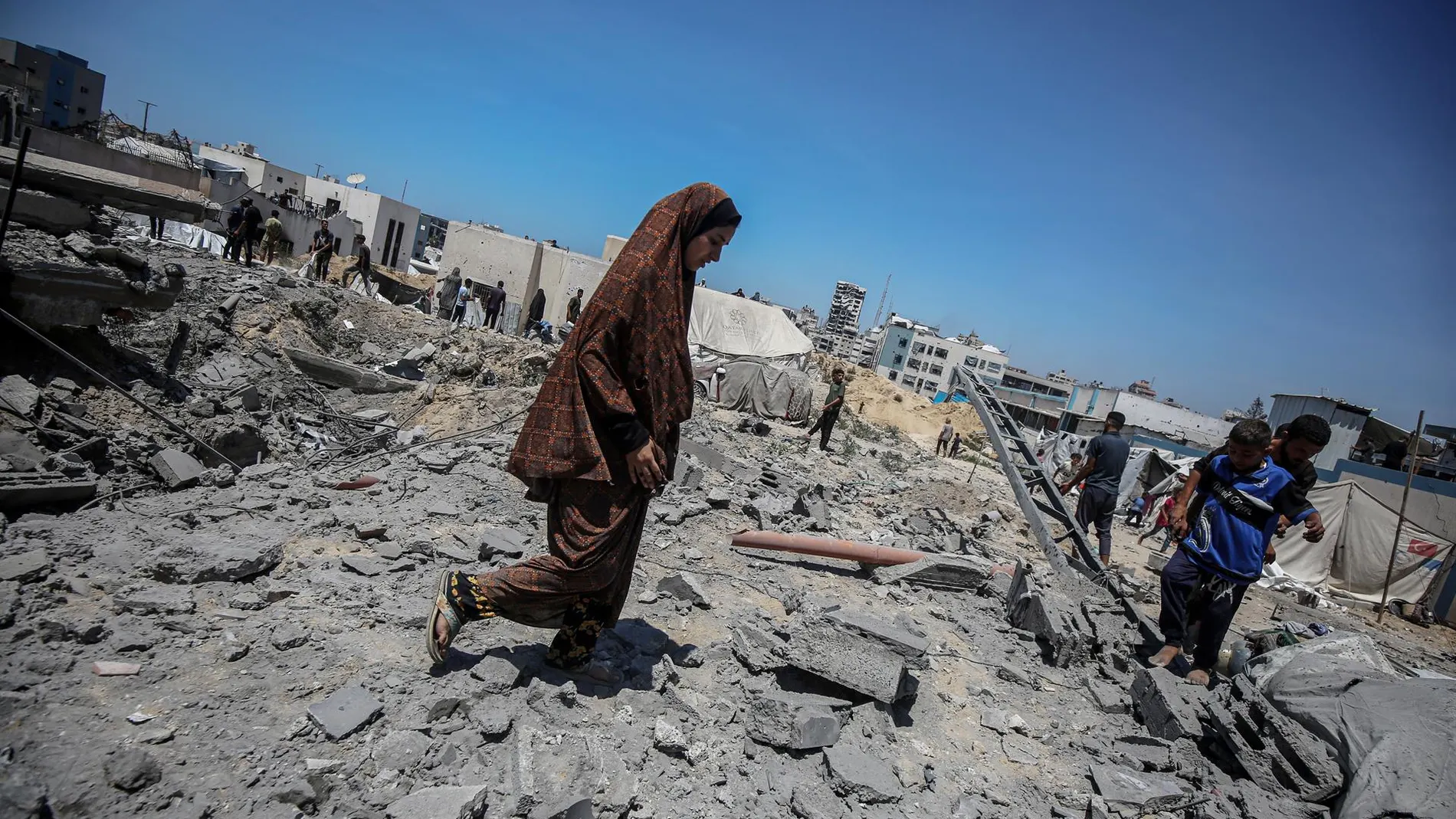 O.Próximo.- Médicos constatan diez muertos en un ataque israelí contra un centro de distribución de agua en Gaza