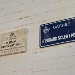 València rinde homenaje a las víctimas del terrorismo del GRAPO en la ciudad con placas conmemorativas