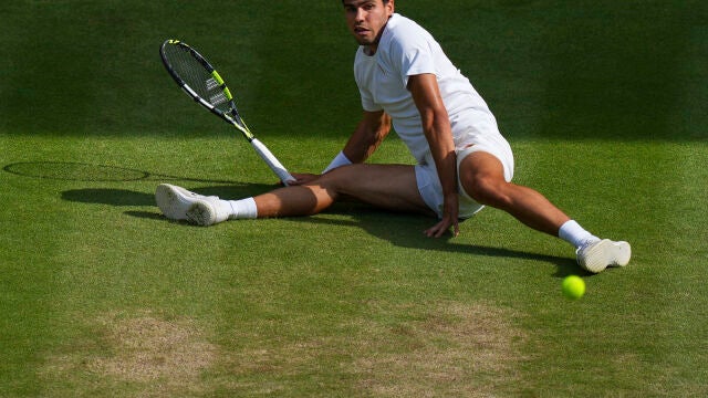 Álex Corretja y su recomendación a Carlos Alcaraz tras su derrota en Wimbledon: "Espero que no vaya"