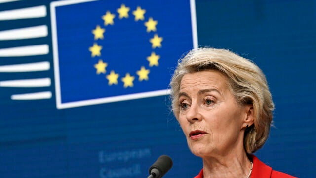 EEUU/UE.- La UE mantendrá en suspenso la represalia a los aranceles de Trump para negociar hasta el 1 de agosto