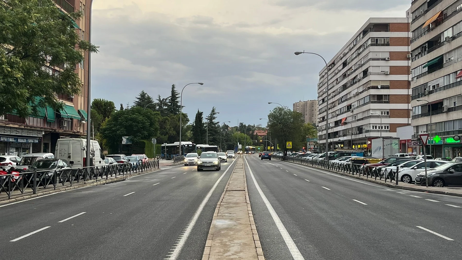 Avenida del Cardenal Herrera Oria REMITIDA / HANDOUT por ASOCIACIÓN VECINAL ISLAS DE PEÑAGRANDE Fotografía remitida a medios de comunicación exclusivamente para ilustrar la noticia a la que hace referencia la imagen, y citando la procedencia de la imagen en la firma 10/07/2025