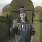 Dave Evans, exvocalista de AC/DC, filma videoclip en cementerio de Ecuador: "Es increíble"