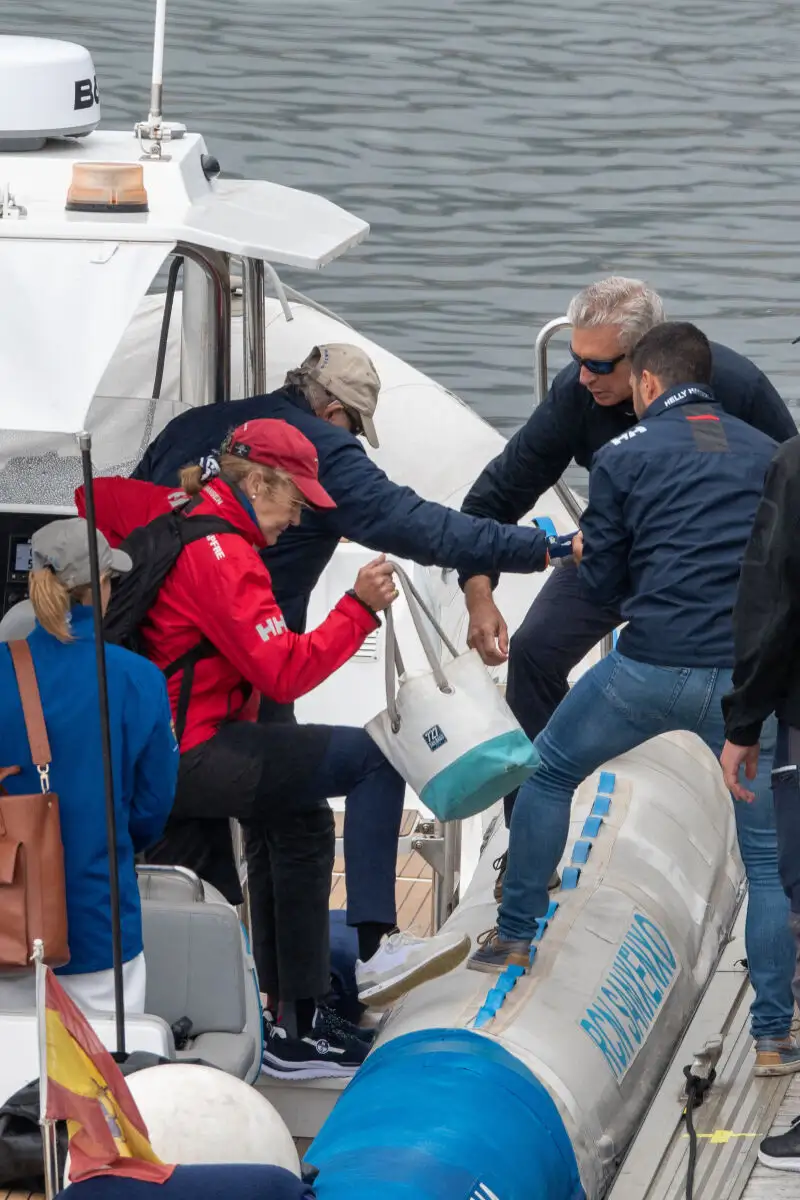 El Rey Juan Carlos sale a navegar junto a su hija, la Infanta Elena