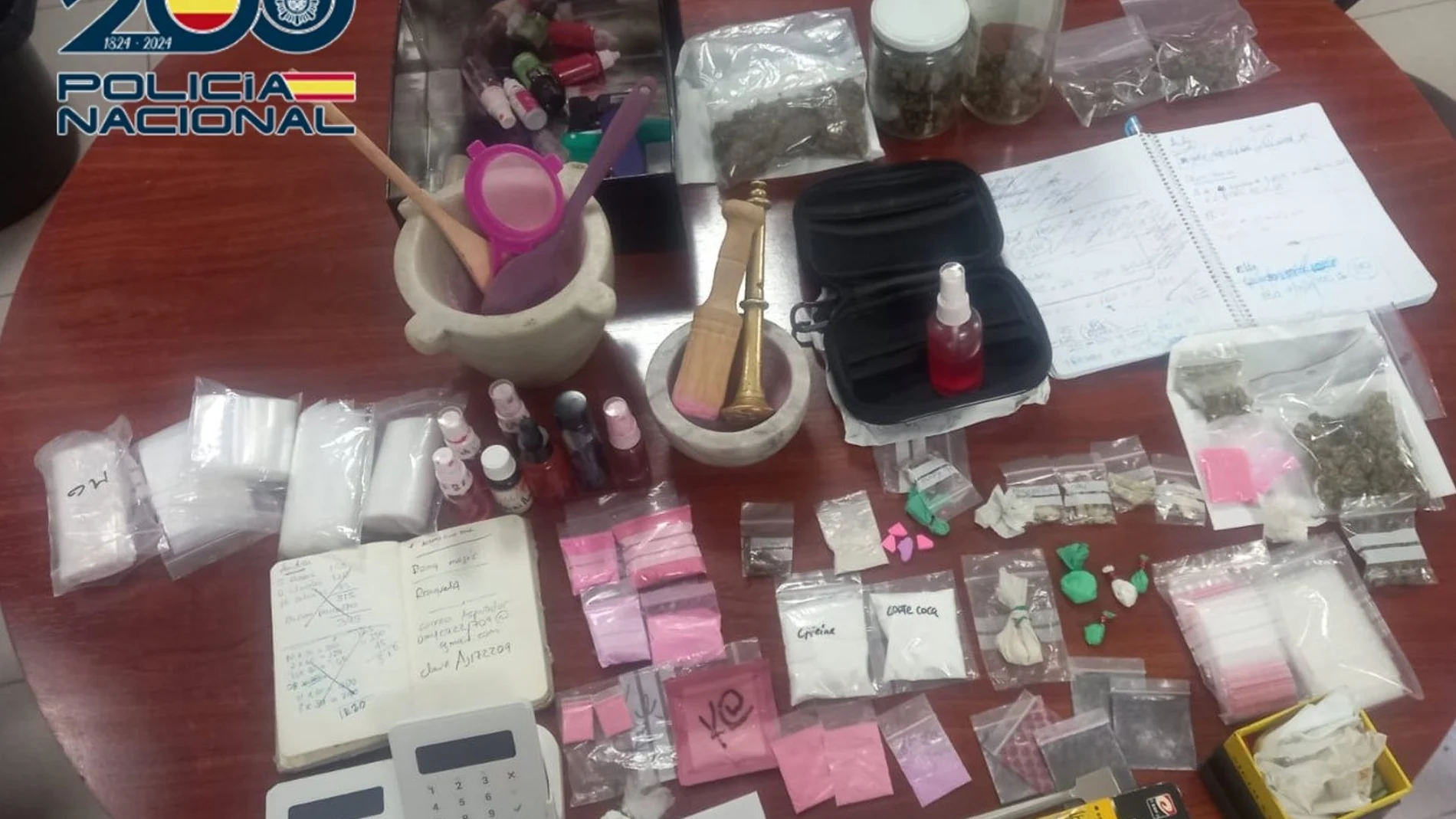 Sucesos.- Cuatro detenidos en Valencia por vender droga en una casa que tenía un laboratorio para hacer cocaína rosa