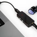 El Campfire Audio relay es pequeño, fiable y tiene mucha potencia