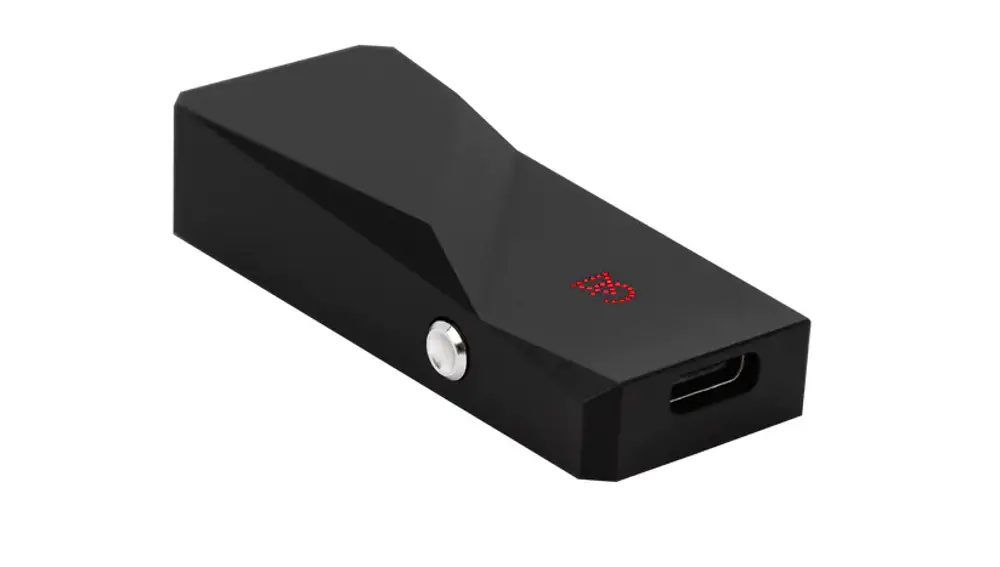Detalle del puerto USB-C del Relay