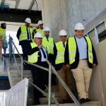 El consejero de Sanidad, Alejandro Vázquez, visita las obras del centro de salud de Prosperidad junto al alcalde de Salamanca, Carlos García Carbayo