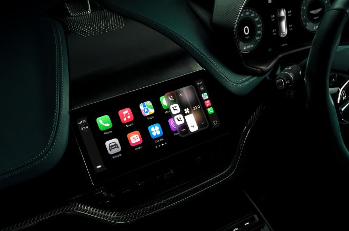 Aston Martin estrena, en exclusiva, Apple CarPlay Ultra