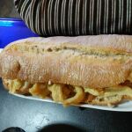 Esto son los bocatas XXL que estabas buscando para el verano, se venden en este bar de Cantabria
