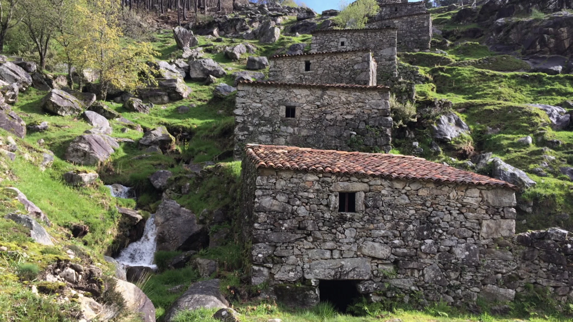 Así son los más de 50 molinos centenarios de O Rosal