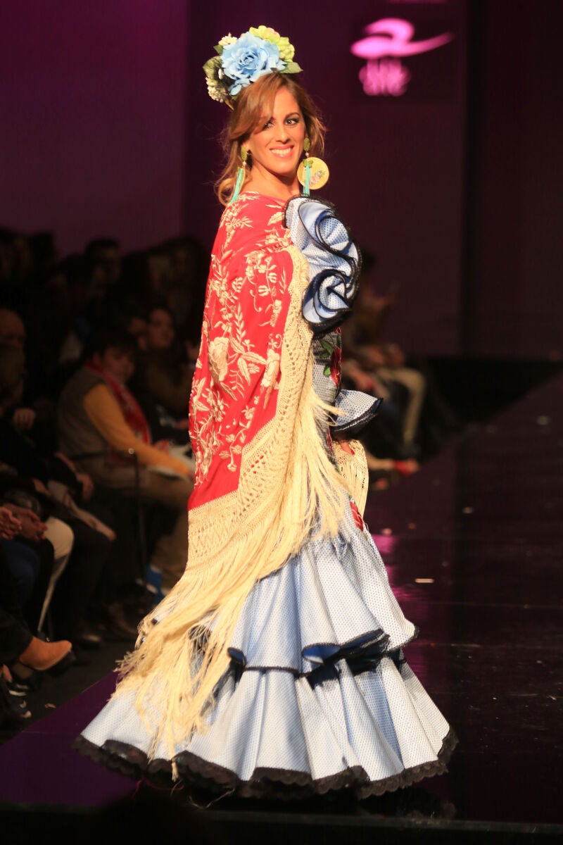 Anabel Pantoja desfilando en SIMOF 2016.
