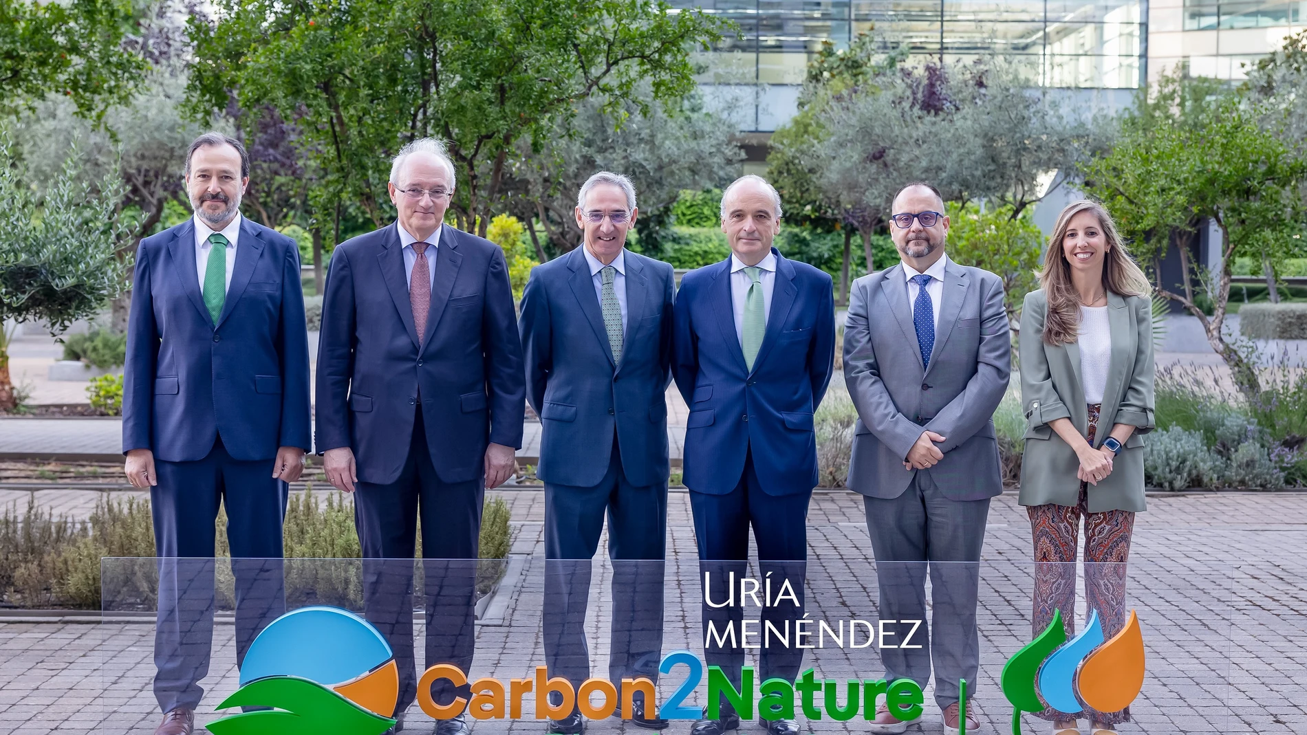 La firma del acuerdo ha tenido lugar en la sede de Iberdrola en Madrid, con la participación de Santiago Martínez Garrido, secretario general y del Consejo de Iberdrola, Agustín Delgado, director de Tecnología de Iberdrola, Jesús Remón, socio presidente de Uría Menéndez, y Salvador Sánchez-Terán, socio director de Uría Menéndez.