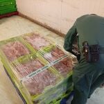 Interceptados más de 280 kilos de cigalas sin documentación en una furgoneta que viajaba hasta A Coruña desde Cantabria