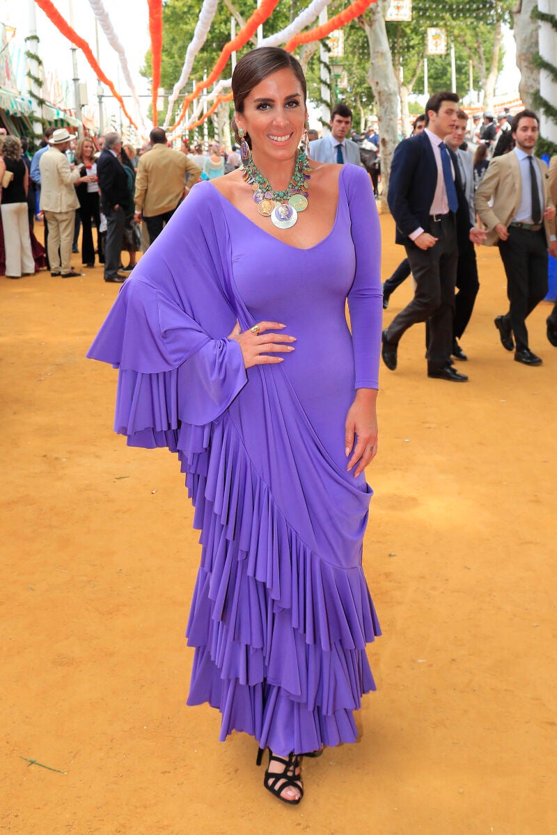 Anabel Pantoja con traje de flamenca en la Feria de Abril 2019.