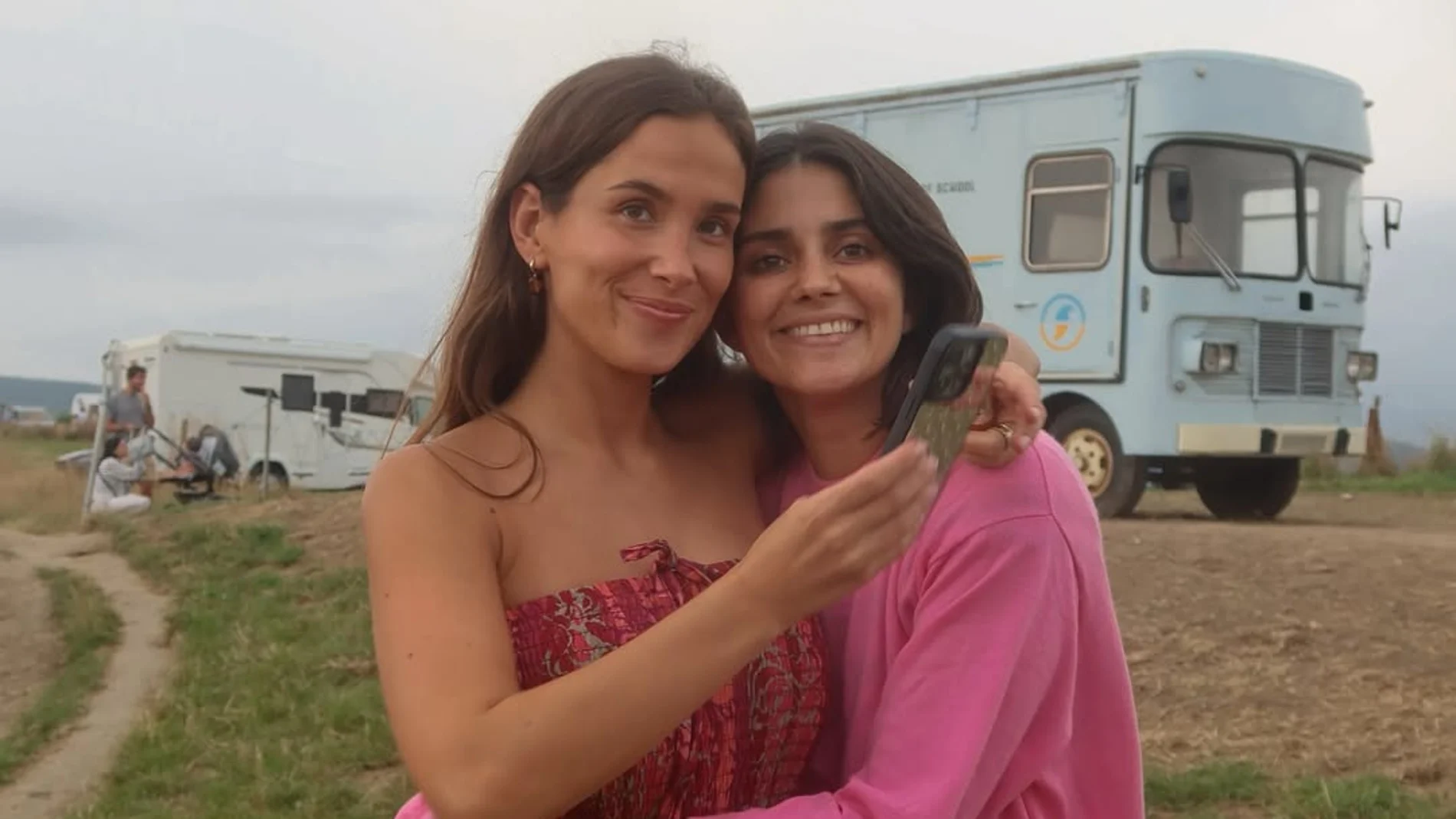 María Pombo junto a María García de Jaime.