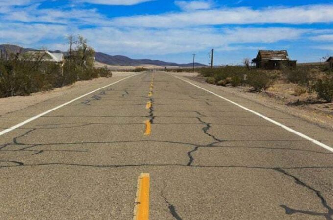 ¿Qué son las líneas negras que salen en la carretera y por que recomiendan no pisarlas?