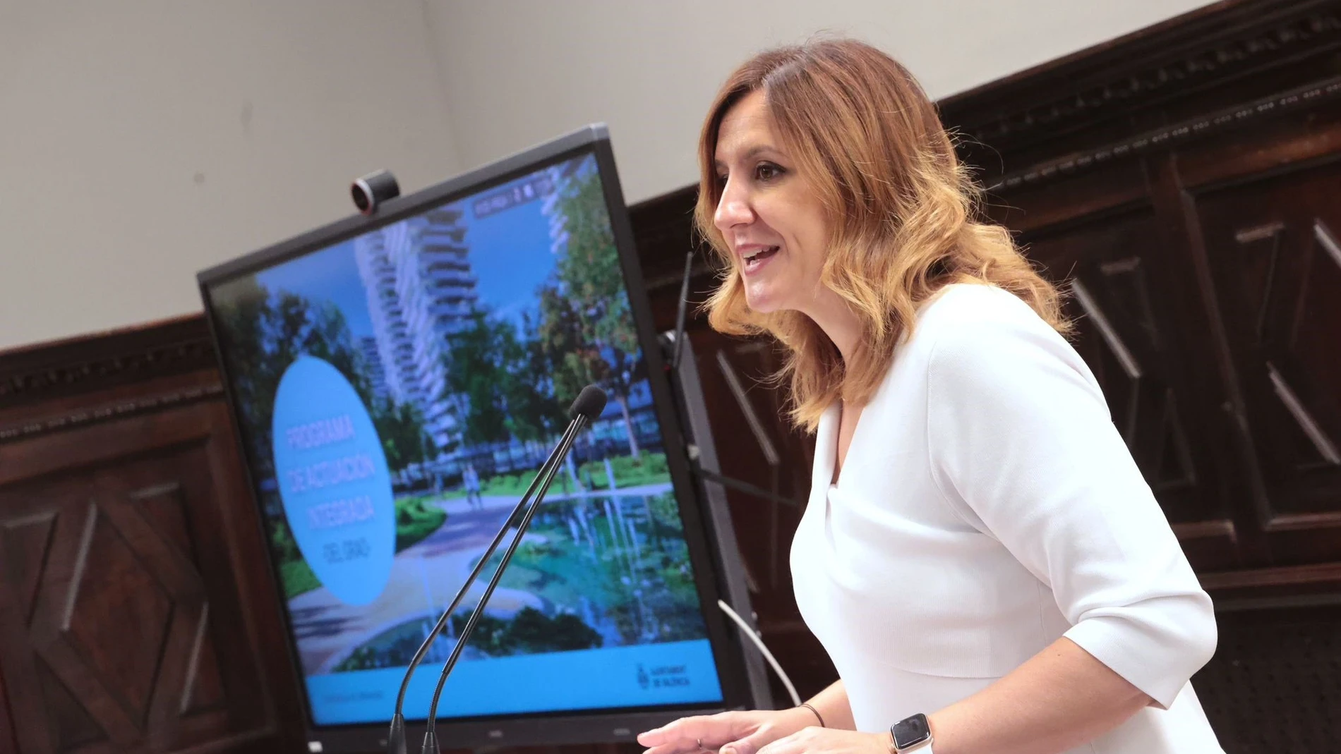 La alcaldesa de València, María José Catalá, durante la presentación del proyecto del PAI del Grao. REMITIDA / HANDOUT por AYUNTAMIENTO DE VALÈNCIA Fotografía remitida a medios de comunicación exclusivamente para ilustrar la noticia a la que hace referencia la imagen, y citando la procedencia de la imagen en la firma 14/07/2025