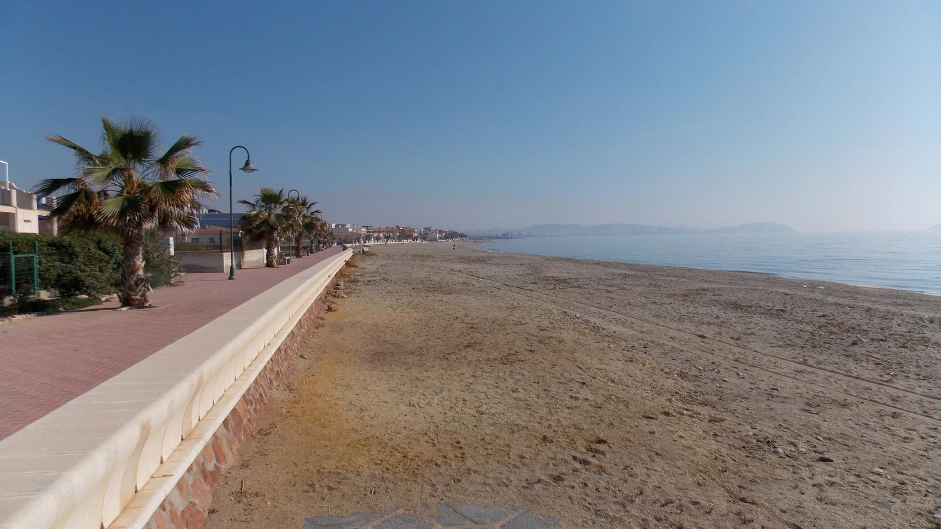 Playa de Cuevas del Almanzora (Almería).REMITIDA / HANDOUT por AYUNTAMIENTO DE CUEVAS DEL ALMANZORAFotografía remitida a medios de comunicación exclusivamente para ilustrar la noticia a la que hace referencia la imagen, y citando la procedencia de la imagen en la firma14/07/2025