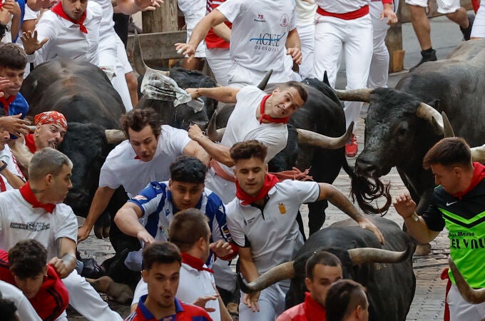 Los Miura cumplen la tradición y ponen el broche a los encierros de los Sanfermines 2025