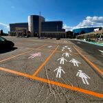 Pictogramas para las plazas de aparcamiento para mujeres de la Explanada de los Pendones Leones