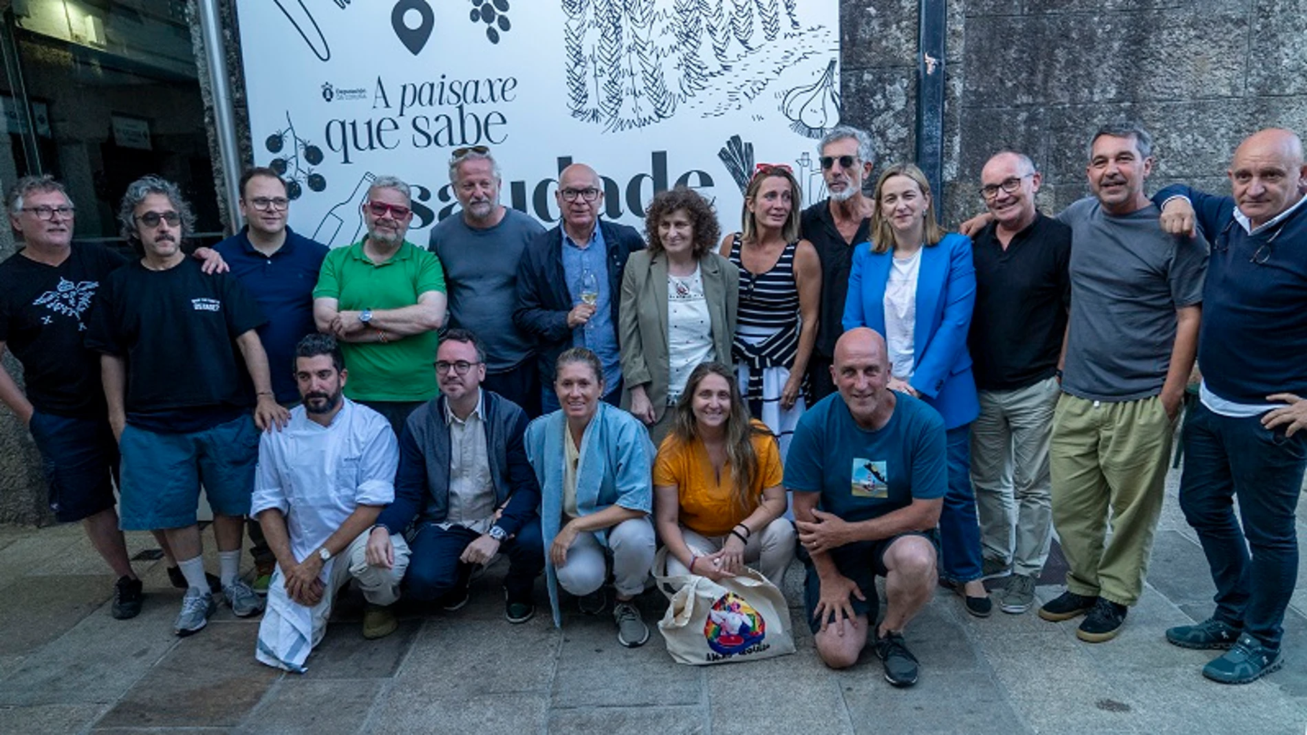 Los chefs durante la iniciativa.