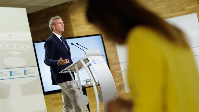 El presidente gallego, hoy, durante la rueda de prensa posterior al Consello. 