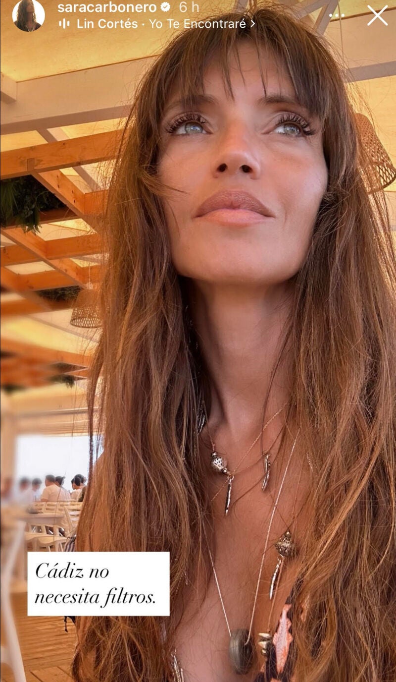 El look de Sara Carbonero en vacaciones.