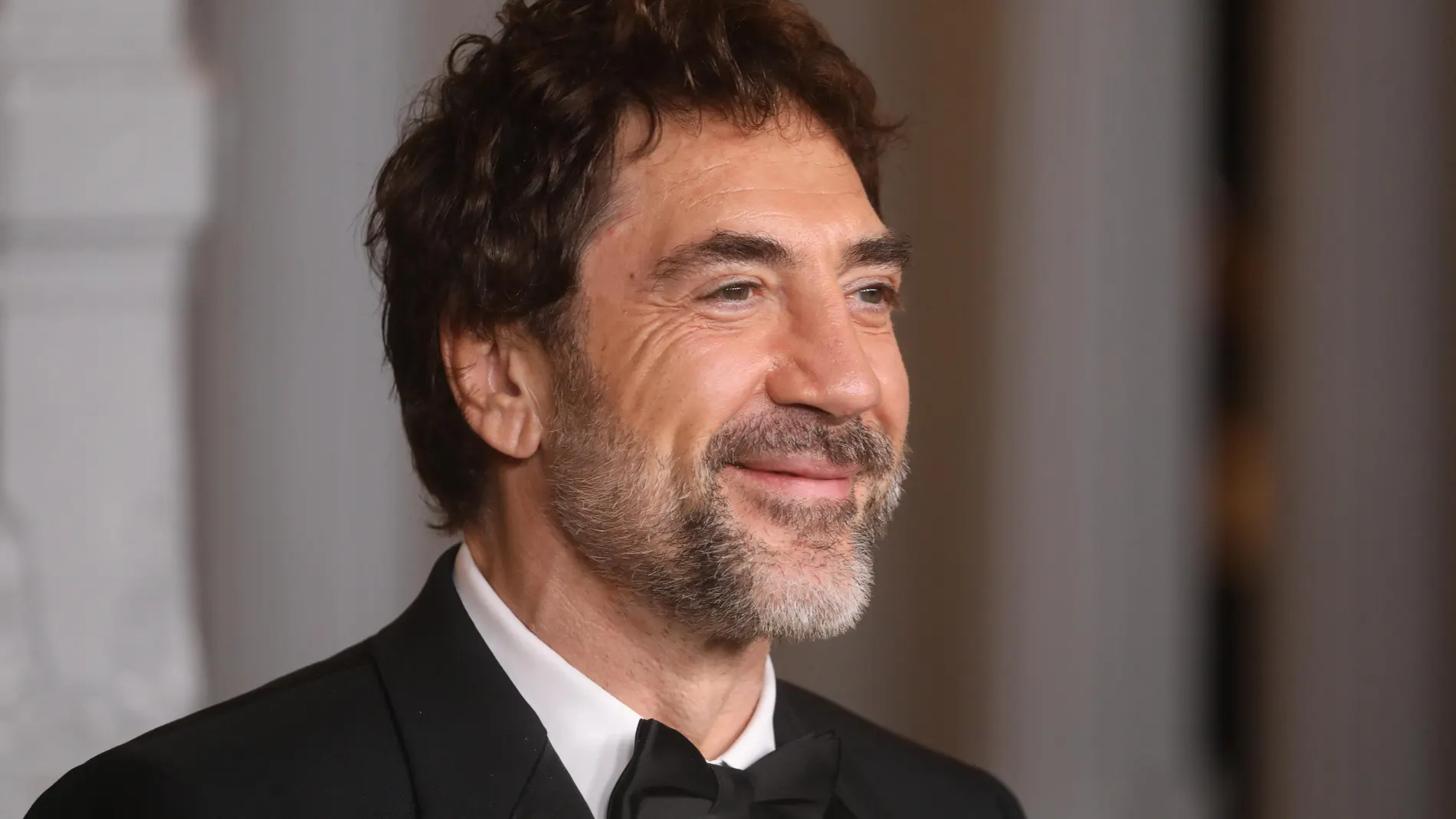 EA7144. BOGOTÁ (COLOMBIA), 15/07/2025.- Fotografía de archivo del 2 de noviembre de 2024 del actor español Javier Bardem en la Gala Anual de Arte, en el Condado de Los Ángeles (Estados Unidos). Bardem obtuvo su primera nominación al Emmy en la categoría de mejor actor en una serie limitada por 'Monsters' y competirá con Owen Cooper ('Adolescencia'); Bill Camp ('Presunto inocente'), Rob Delaney ('Dying for Sex'); Ashley Walters ('Adolescencia') y Peter Sarsgaard ('Presunto inocente'). EFE/ Dav...