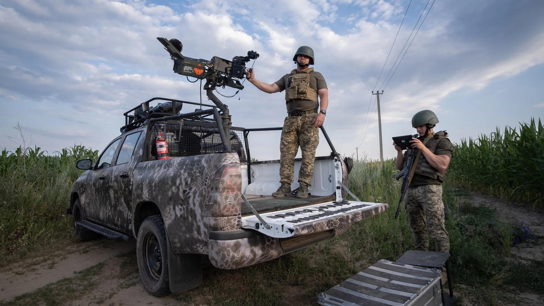 Kyiv (Ukraine), 15/07/2025.- A mobile position of the Kyiv Territorial Anti-Aircraft Defence during guard duty in the east of the region in Kyiv, Ukraine, 14 July 2025. The Kyiv Territorial Anti-Aircraft Defence team works from mobile positions where they operate a Browning M2 12.7 calibre heavy machine gun which they mainly use to shoot down Shahed drones during Russian air strikes. (Ucrania, Kiev) EFE/EPA/MARIA SENOVILLA