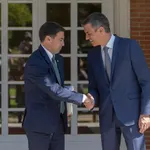Economía.-AMP.- Sánchez y Pradales acuerdan el traspaso a Euskadi del primer bloque de la gestión de la Seguridad Social