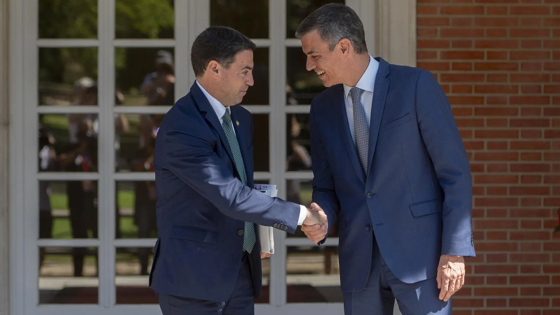 Economía.-AMP.- Sánchez y Pradales acuerdan el traspaso a Euskadi del primer bloque de la gestión de la Seguridad Social