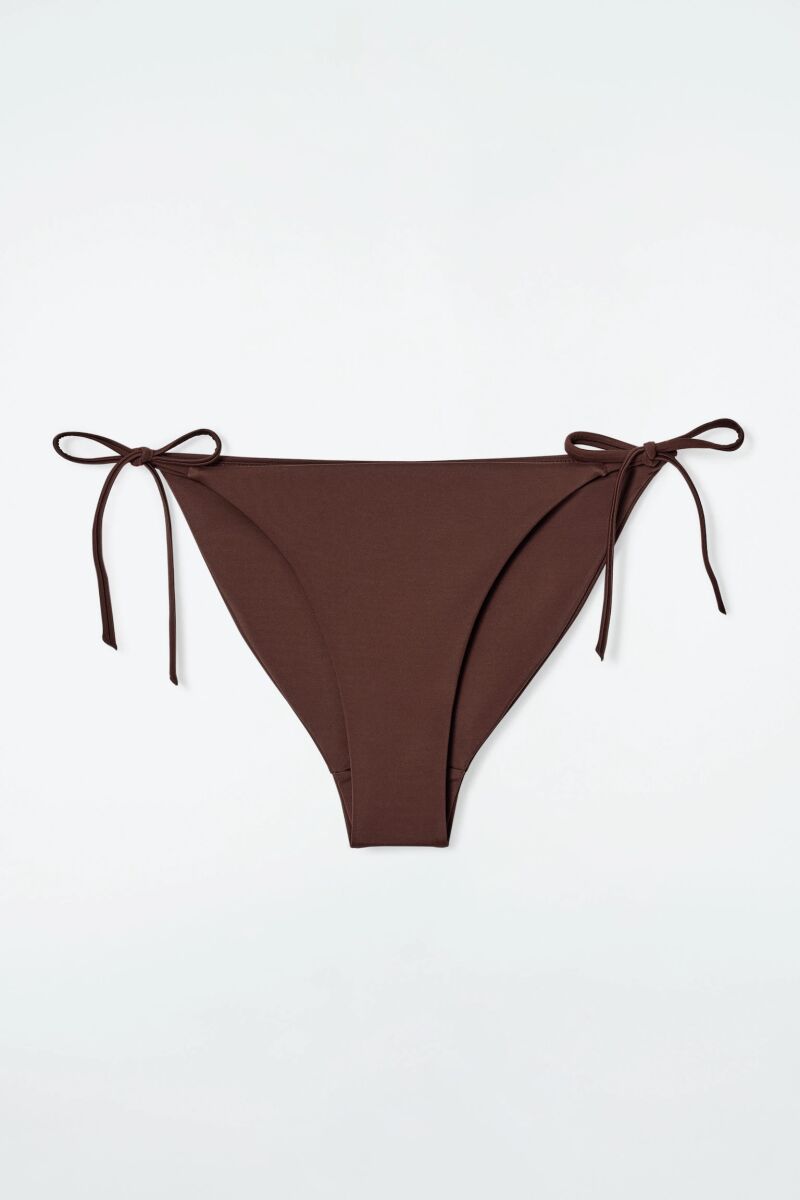 Braguita de bikini en chocolate.