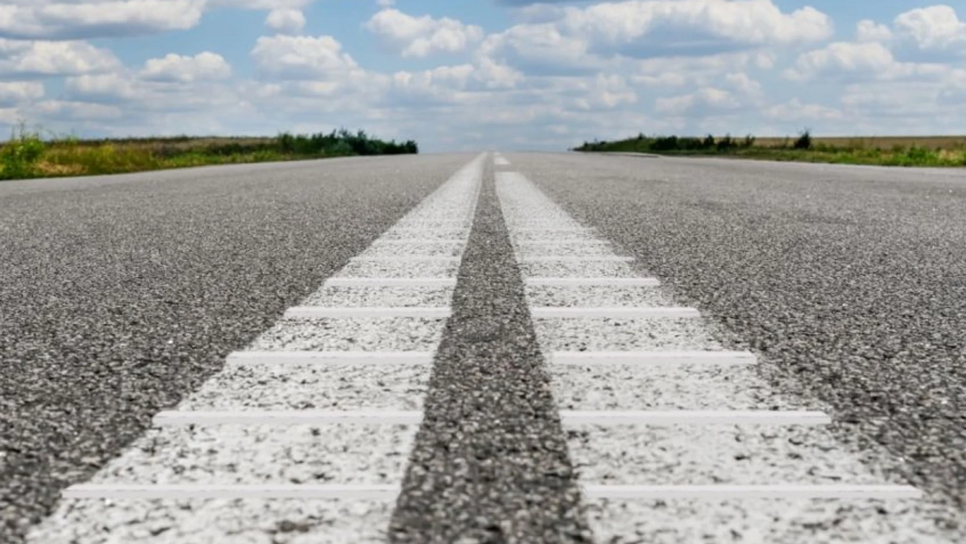 ¿Sabes porqué suenan las líneas blancas de la carretera cuando las pisas?