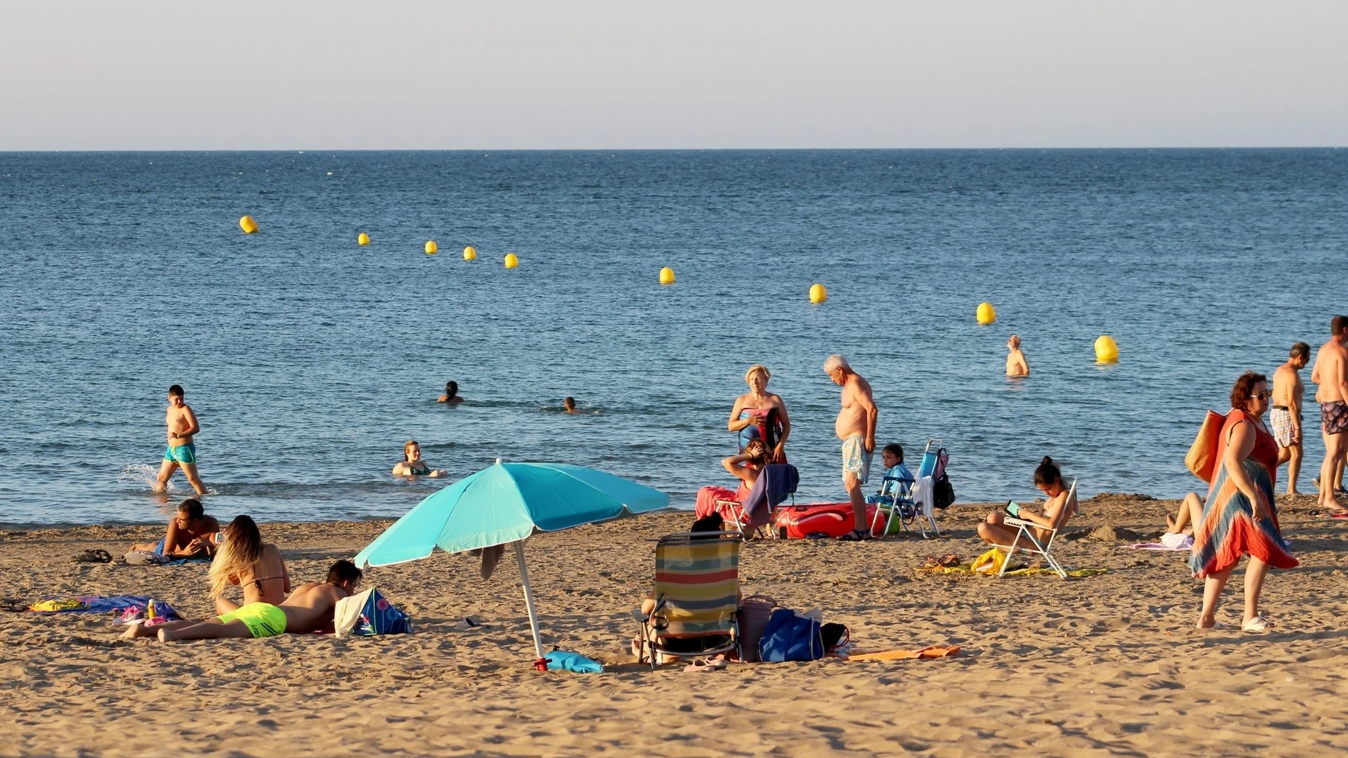 Imagen de archivo de una playa de Dénia REMITIDA / HANDOUT por AYUNTAMIENTO DE DÉNIA Fotografía remitida a medios de comunicación exclusivamente para ilustrar la noticia a la que hace referencia la imagen, y citando la procedencia de la imagen en la firma 15/07/2025