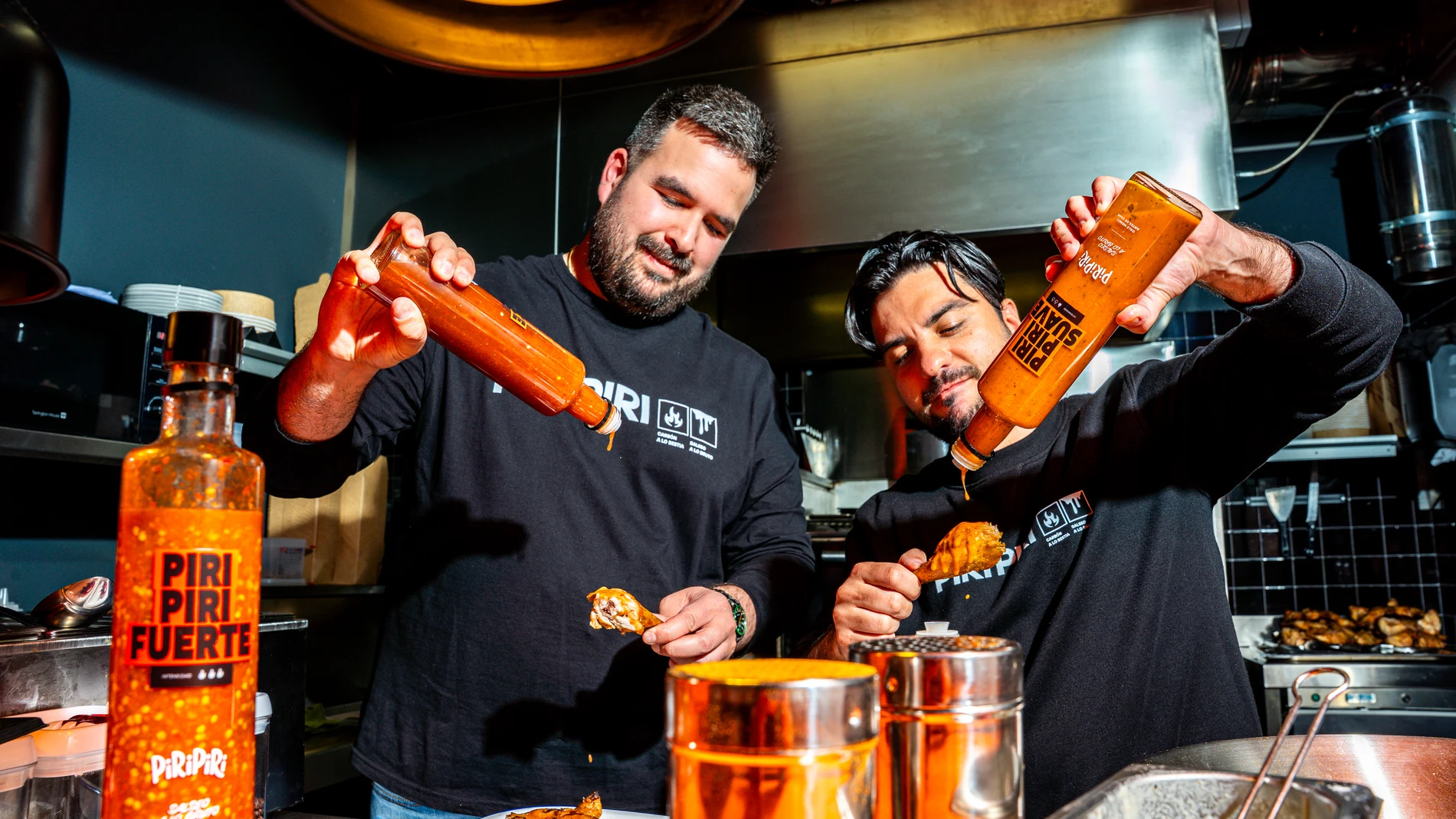 Luis Figueira y José Lander están detrás de Piri Piri