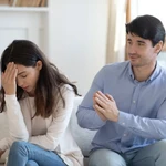 La psicología aclara qué significa que una persona se calle ante una discusión