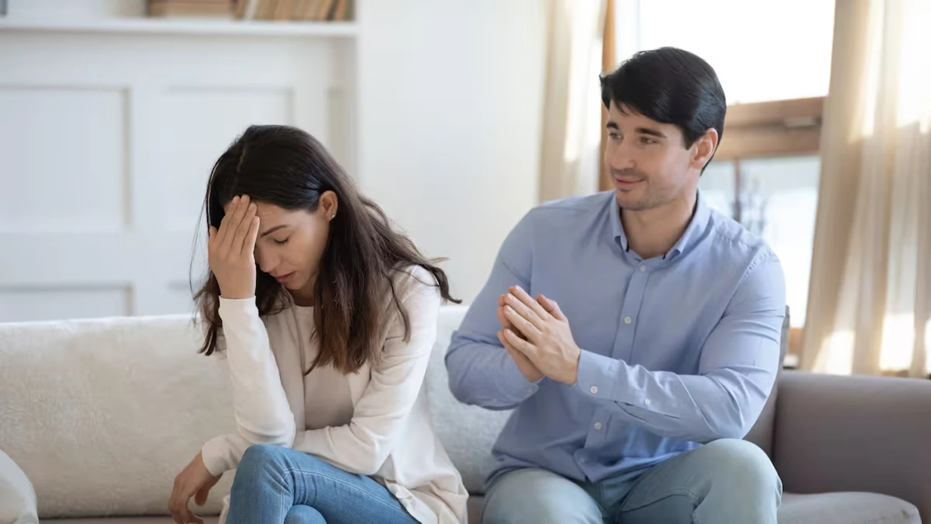 La psicología aclara qué significa que una persona se calle ante una discusión