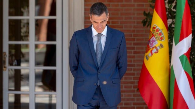 Sánchez y Pradales se reúnen en Moncloa para abordar el traspaso del primer bloque de la Seguridad Social