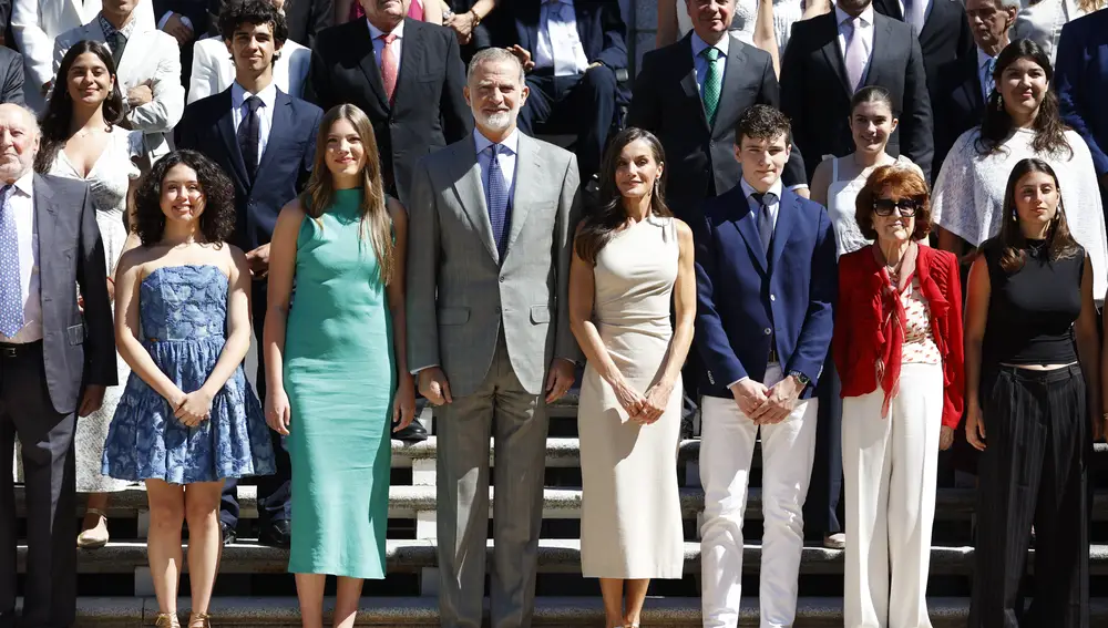 Los Reyes, junto a la Infanta Sofía, reciben en audiencia al Patronato de la Fundación Comité Español de los Colegios del Mundo Unido